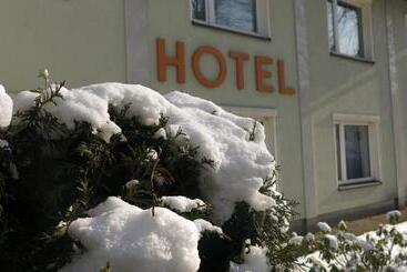 Отель Olimpijski