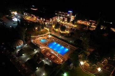 酒店 Kormoran Resort & Spa