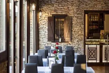 ホテル & Spa  Kasztel Uniejów