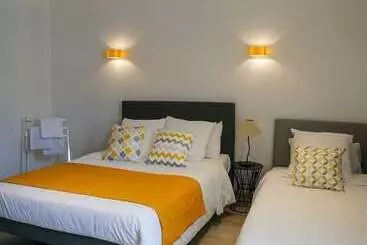 Le Central Hotel Bar Restaurant