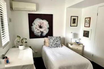 Majatalo Swan Guest House   Room With Own Private Bathroom