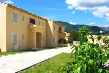 アパートホテル Le Hameau Des Sources By Ateya