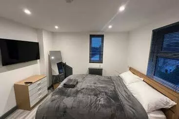 Pension  Rooms In Modernised Victorian House