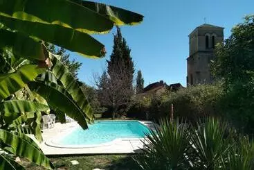 Bed and Breakfast Villa Esquirhall, Chambres D Hôtes Côté Cour Et Côté Jardin