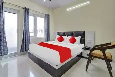 Flagship Hotel Shiv Sarover In