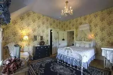 Alexander Mansion Bed & Breakfast