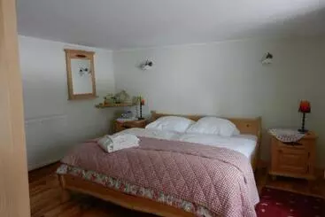 Armidale Cottages B&b