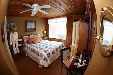 Bed and Breakfast August Seven Inn