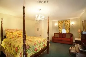 Hotel 17hundred90 Inn And Restaurant