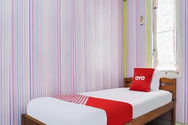 Szálloda Oyo 92110 Christine Home Stay Syariah