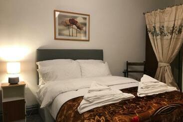 פנסיון The Skipton Villa   The Gold