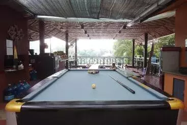 ユースホステル Funny Riverside Backpackers