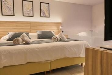 מלון דירות Ferrol Apart