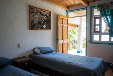 هتل Y Rest. Las Cristalinas