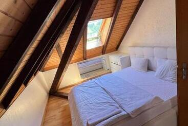 Pensionat 5 Private Rooms Station For Long Term