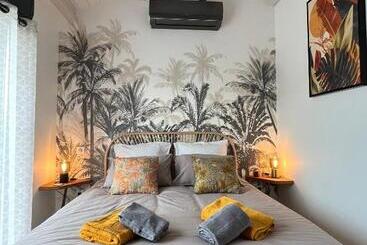 ベッドアンドブレックファースト Chambre Au Calme Avec Spa Privatif Gratuit Sud Aveyron Les Palmiers Des Causses