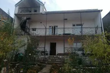 Nocleg ze śniadaniem Telavis Lela S Guesthouse