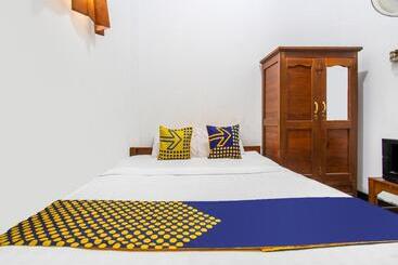 Hotell Spot On 91935 Hellena Guesthouse