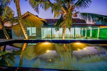 Resort Lagoon Bay Negombo