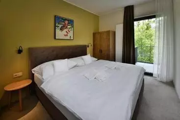 アパートホテル Aplend Lake Resort