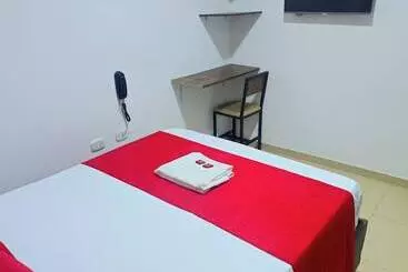 هتل Anajirawaa