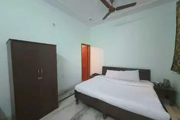 Hôtel Oyo 70046 Deep