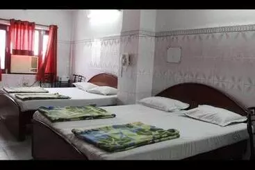 Hotel Parth By Wb Inn