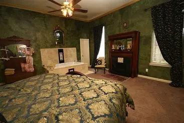 민박 The Olivia Mansion