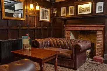 Отель Chequers Inn By Greene King Inns