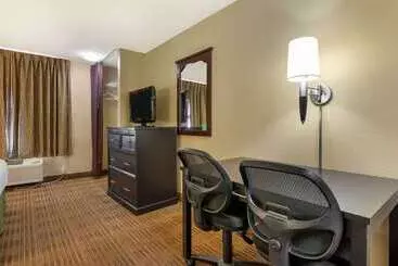 酒店 Extended Stay America Suites Champaign Urbana
