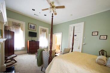 Page House Bed And Breakfast