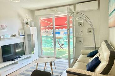 Bed and Breakfast Intercontinental Superbe Appartement Avec Piscine