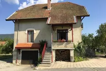 ベッドアンドブレックファースト Chambres D Hôtes Des Bauges Route 26 57