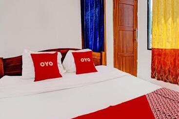 Hotel Oyo 92021 Dua Putra Homestay Klayar