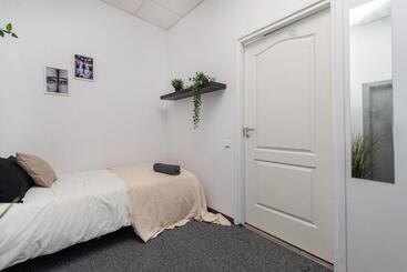 پانسیون The House Black