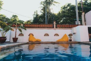 膳宿费 Mong Bungalows