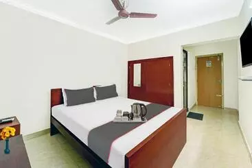 هتل Collection O Arn Guest House Near Chennai International Airport