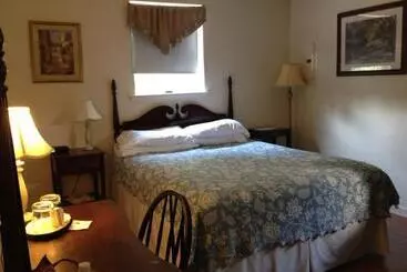 Red Lion Bed & Breakfast