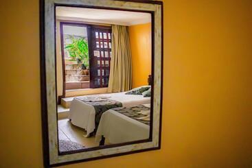 هتل Castelo Beach