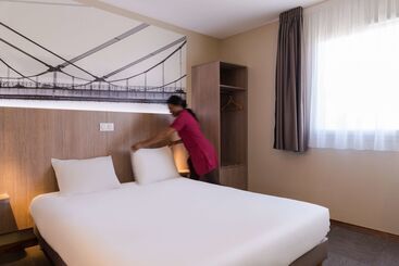 Отель The Originals City, Hôtel Ecoparc, Montpellier Est