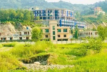 Hotel Muree Continental