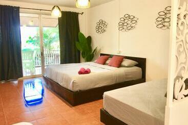 Majatalo Insook Ko Larn Resort