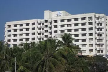 Hotel Plaza Suites