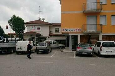 בית מלון כפרי Albergo Trattoria Al Taj