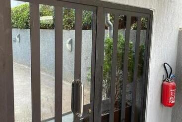 هتل آپارتمان Hôtel Guest House Quatre Saisons