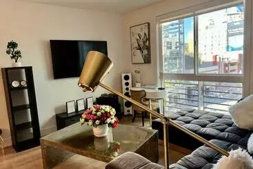アパートホテル Romantic Luxury Condo W/ Washer & Dryer