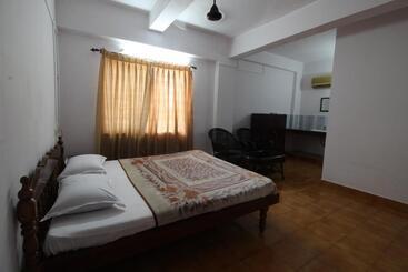 Dubai Hotel & Restaurant Kumarakom