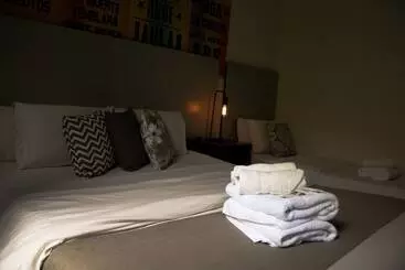 تختخواب و صبحانه Art Factory Soho