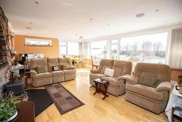 צימר Ornum House