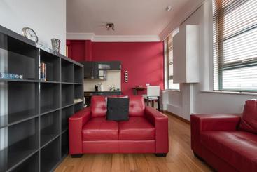 Hogg & Mitchells Apartments